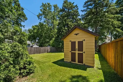 910 Pearl Street Aurora IL 60505