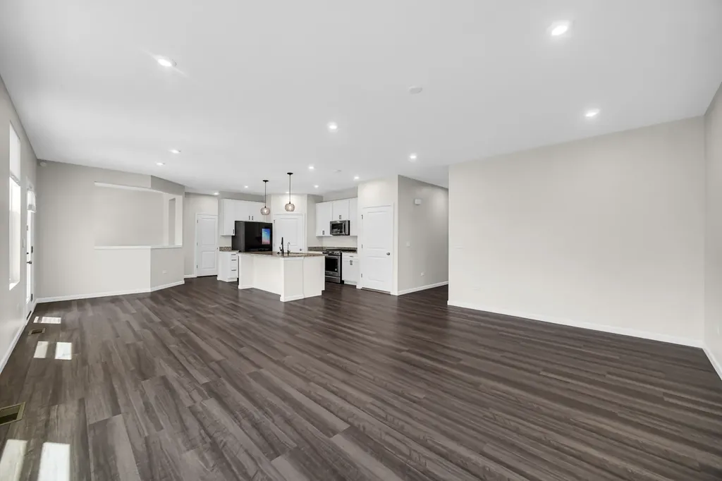 2080 Bent Grass Way Bolingbrook IL 60490