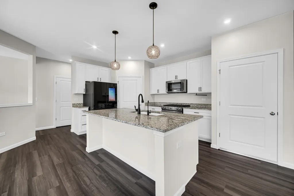 2080 Bent Grass Way Bolingbrook IL 60490
