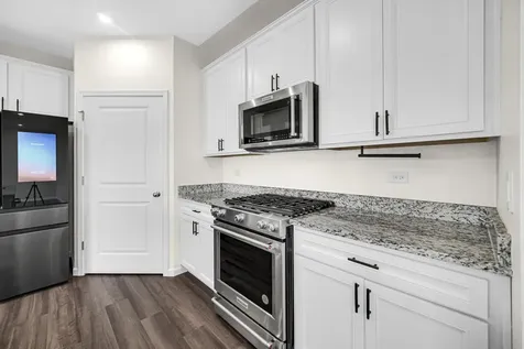 2080 Bent Grass Way Bolingbrook IL 60490