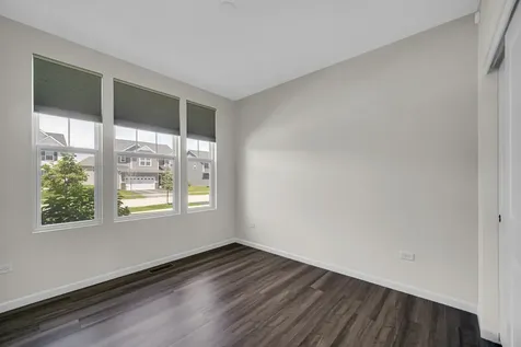 2080 Bent Grass Way Bolingbrook IL 60490