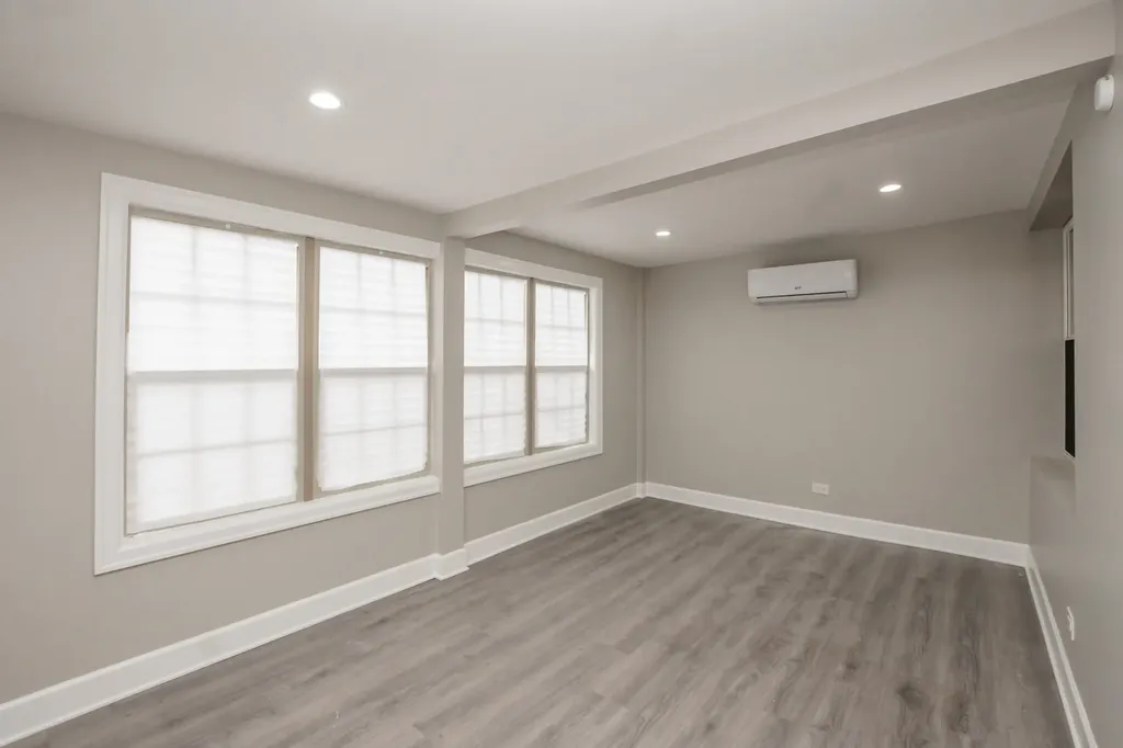 8314 South Calumet Avenue Chicago IL 60619