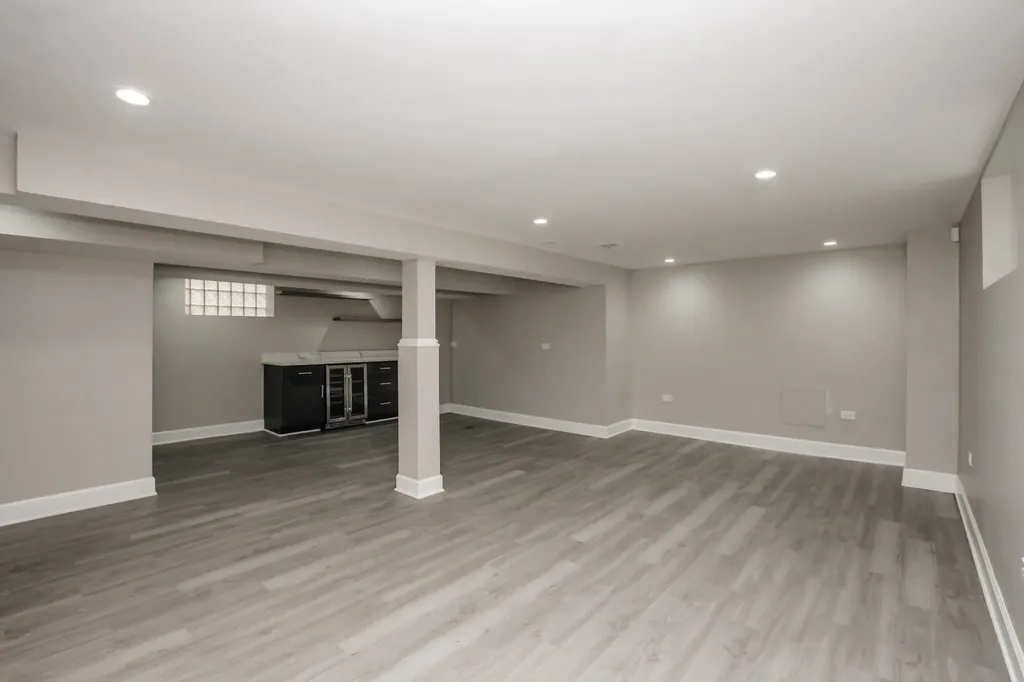 8314 South Calumet Avenue Chicago IL 60619