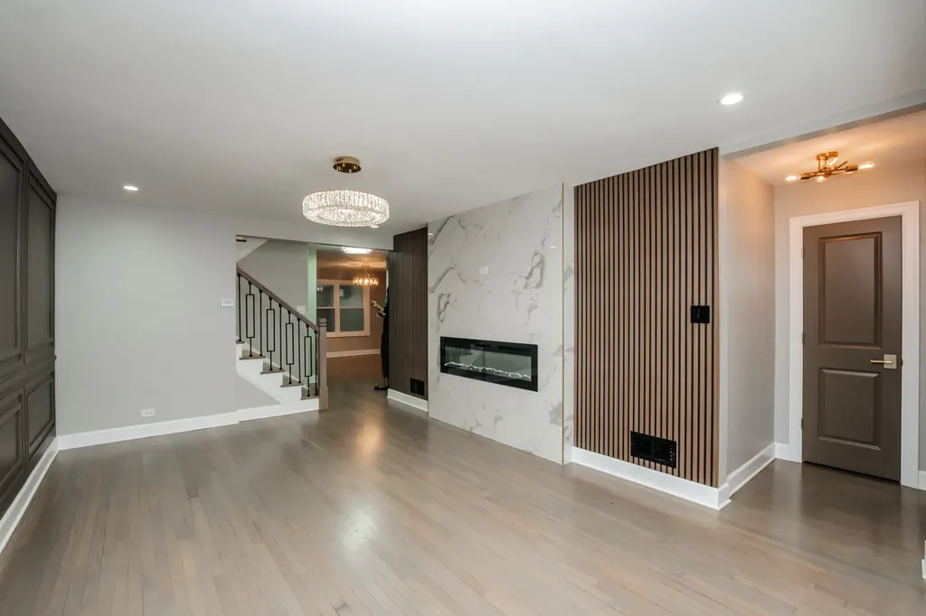 8314 South Calumet Avenue Chicago IL 60619