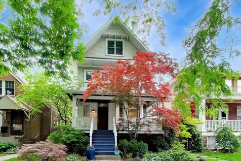2010 West Bradley Place Chicago IL 60618