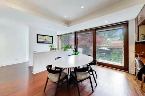 2010 West Bradley Place Chicago IL 60618