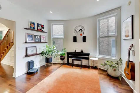 2010 West Bradley Place Chicago IL 60618