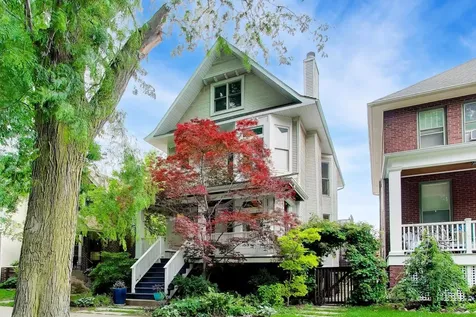 2010 West Bradley Place Chicago IL 60618