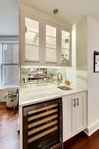 2010 West Bradley Place Chicago IL 60618