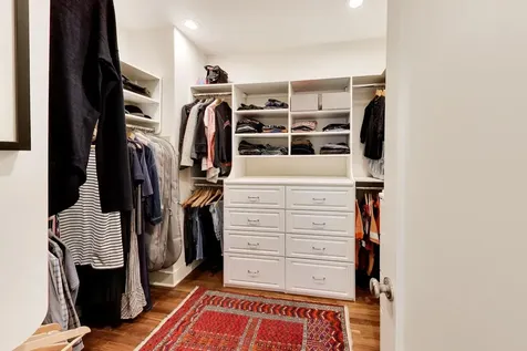 2010 West Bradley Place Chicago IL 60618
