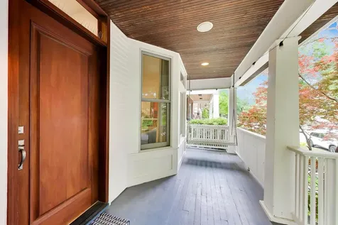 2010 West Bradley Place Chicago IL 60618