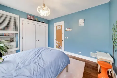 2010 West Bradley Place Chicago IL 60618