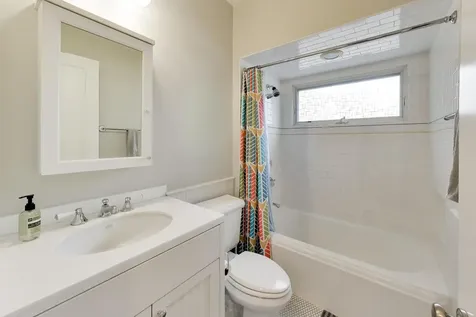 2010 West Bradley Place Chicago IL 60618