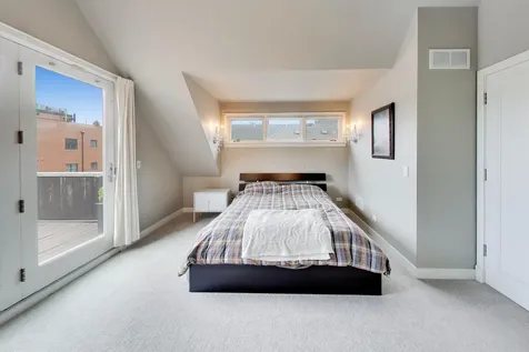 2010 West Bradley Place Chicago IL 60618
