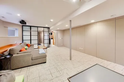 2010 West Bradley Place Chicago IL 60618