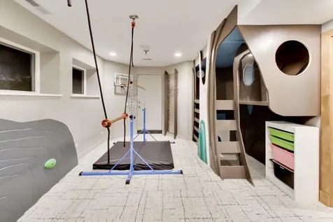 2010 West Bradley Place Chicago IL 60618