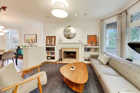 2010 West Bradley Place Chicago IL 60618