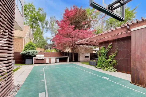 2010 West Bradley Place Chicago IL 60618