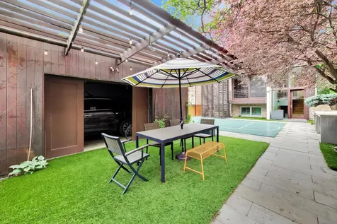 2010 West Bradley Place Chicago IL 60618