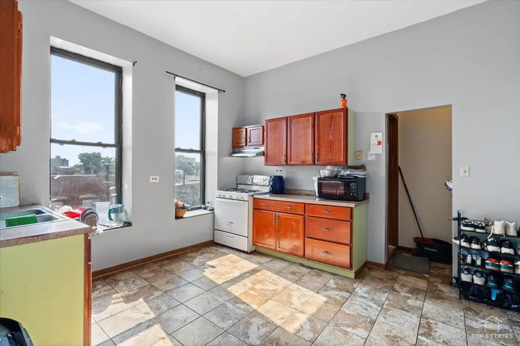 535 West 31st Street Chicago IL 60616