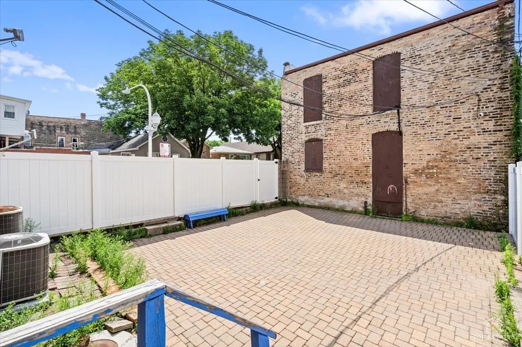 535 West 31st Street Chicago IL 60616
