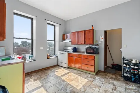 535 West 31st Street Chicago IL 60616