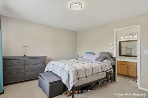 422 West Savoy Drive Round Lake IL 60073