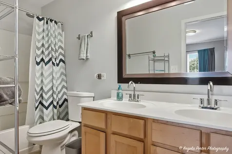 422 West Savoy Drive Round Lake IL 60073