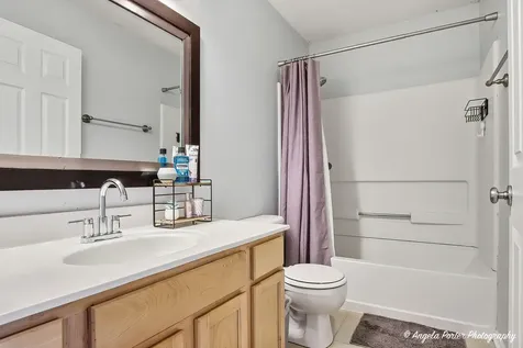 422 West Savoy Drive Round Lake IL 60073