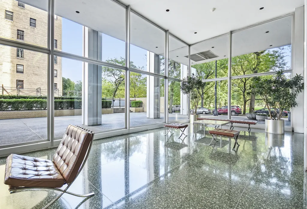 2400 North Lakeview Avenue Chicago IL 60614