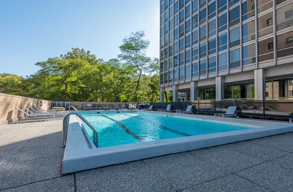 2400 North Lakeview Avenue Chicago IL 60614