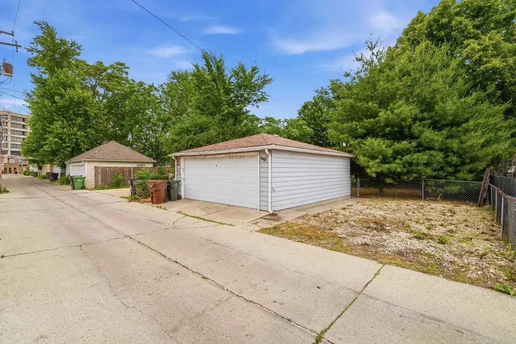 7910 Babb Avenue Skokie IL 60077