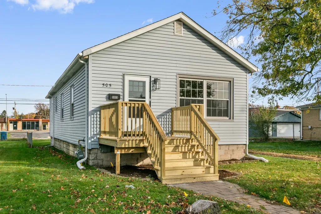 505 Greenbay Avenue Calumet City IL 60409