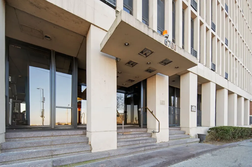 6700 South South Shore Drive Chicago IL 60649