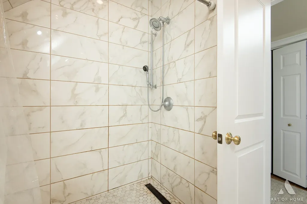 2821 North Springfield Avenue Chicago IL 60618