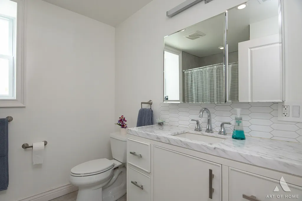 2821 North Springfield Avenue Chicago IL 60618