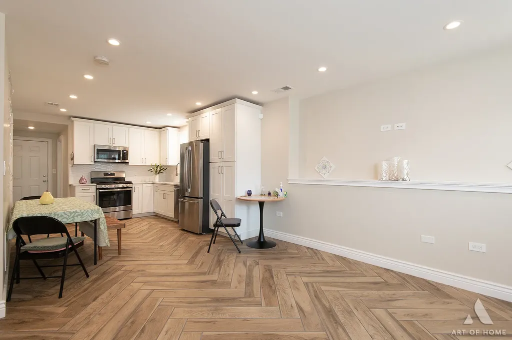 2821 North Springfield Avenue Chicago IL 60618