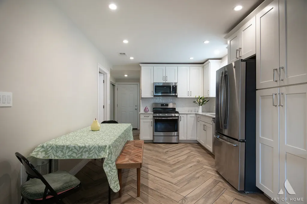 2821 North Springfield Avenue Chicago IL 60618