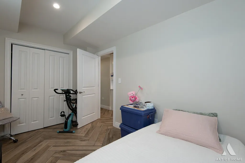 2821 North Springfield Avenue Chicago IL 60618