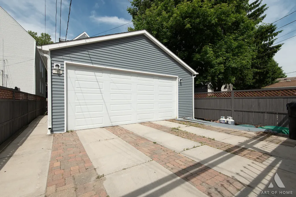 2821 North Springfield Avenue Chicago IL 60618