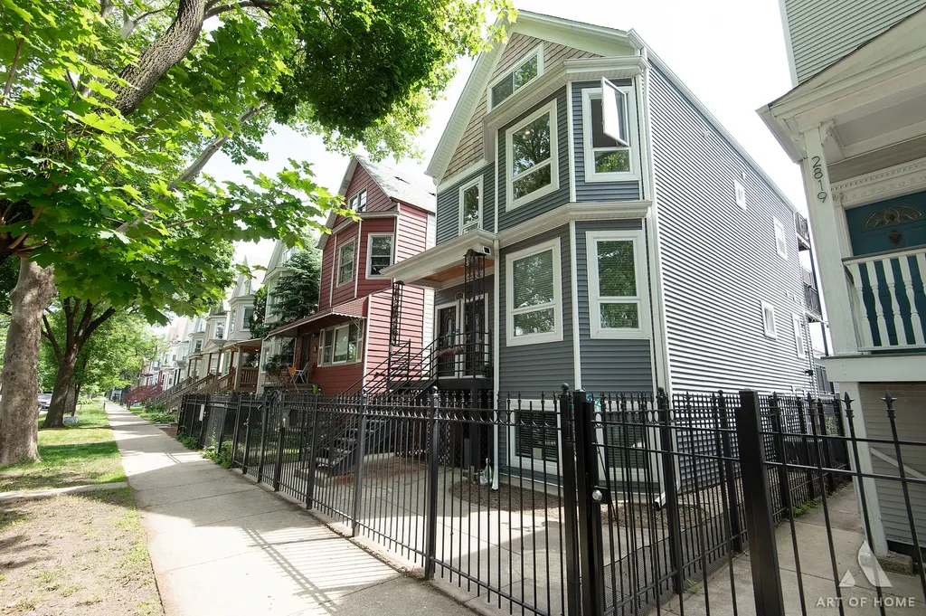 2821 North Springfield Avenue Chicago IL 60618