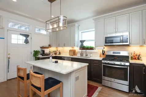 2821 North Springfield Avenue Chicago IL 60618