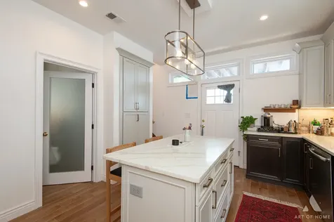 2821 North Springfield Avenue Chicago IL 60618