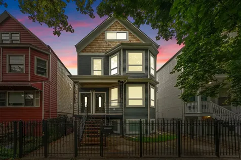 2821 North Springfield Avenue Chicago IL 60618