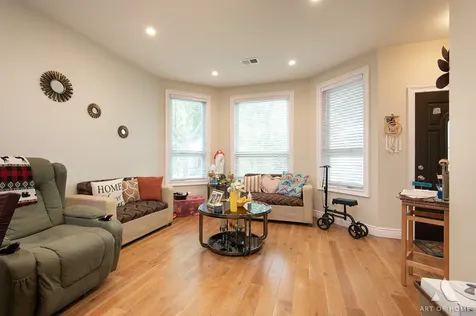 2821 North Springfield Avenue Chicago IL 60618