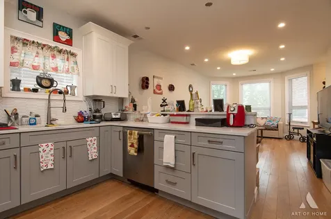 2821 North Springfield Avenue Chicago IL 60618