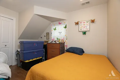 2821 North Springfield Avenue Chicago IL 60618