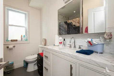 2821 North Springfield Avenue Chicago IL 60618