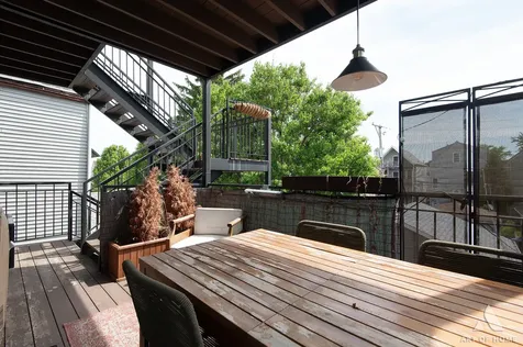 2821 North Springfield Avenue Chicago IL 60618