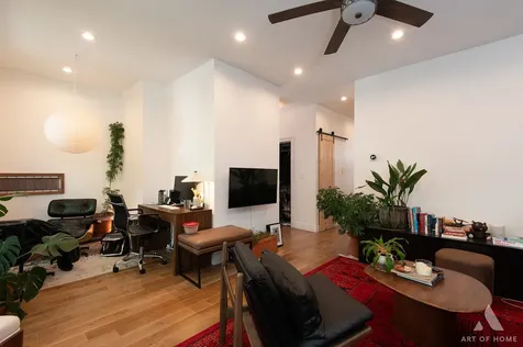2821 North Springfield Avenue Chicago IL 60618
